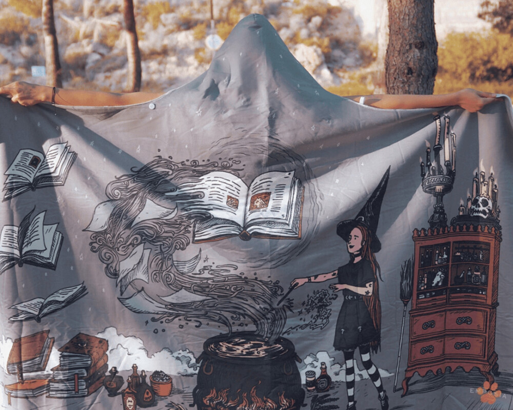 Emposia hooded blankets